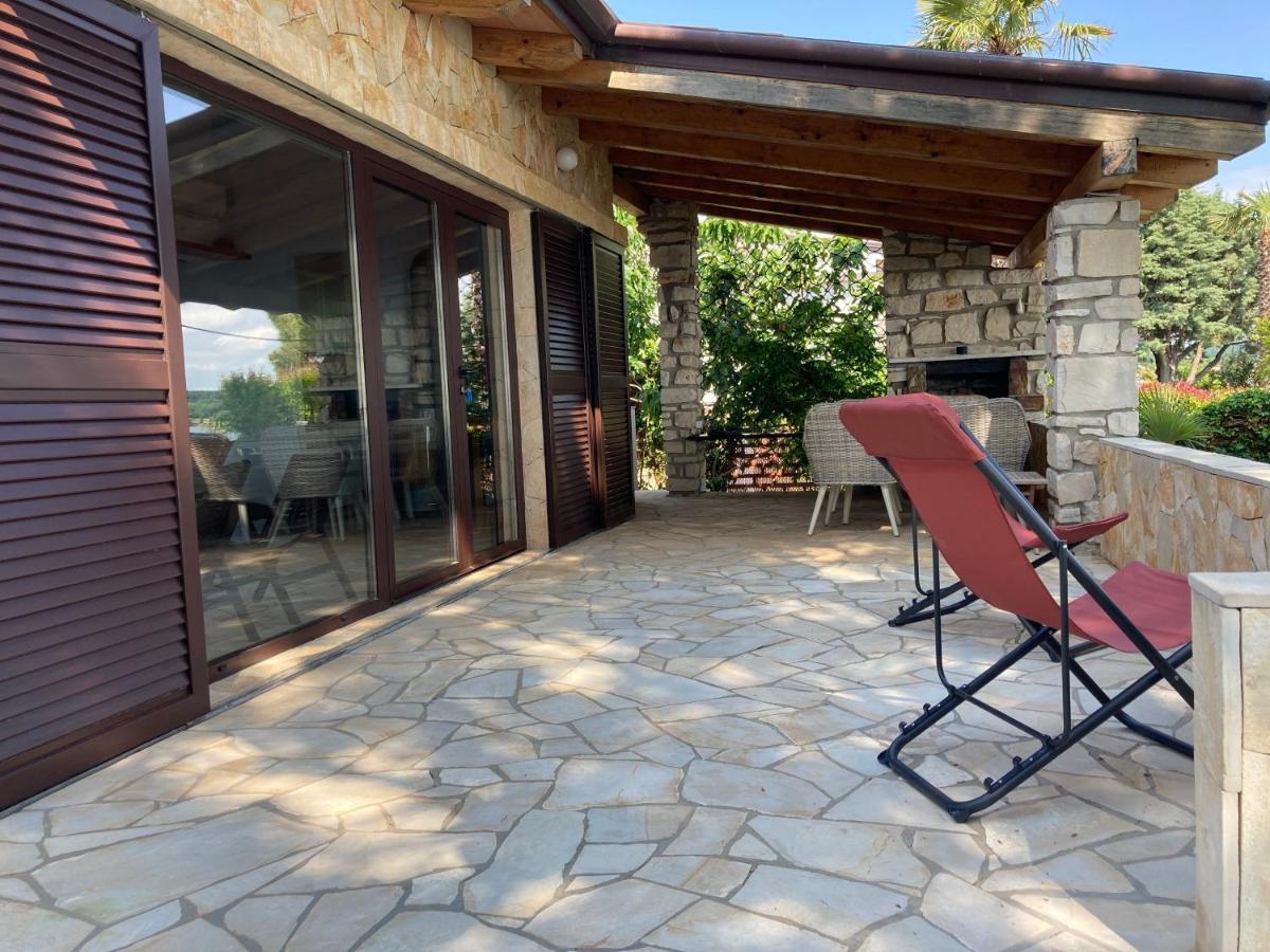 Karigador Beach House Exterior photo